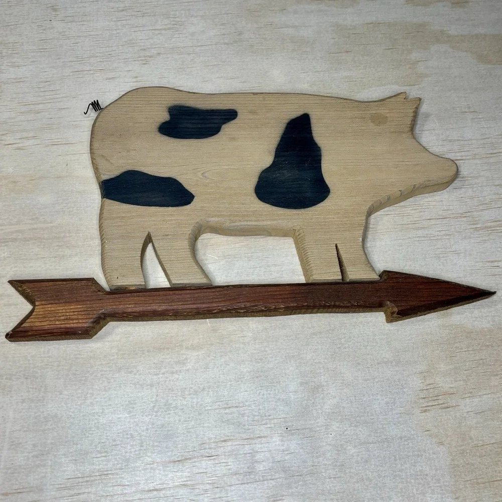 Vintage Folk Art Wooden Carved Pig & Arrow Wall Hanging 14